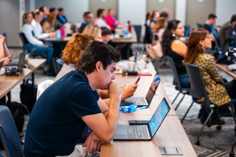 Participante en un taller de Comunidad Academy