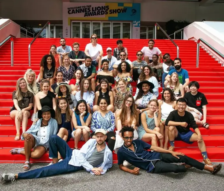 Young Lions en la escalinata de Cannes Lions